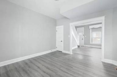 Main picture of 2419 Llewelyn Ave