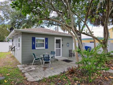 Main picture of 2027 Beach Dr SE