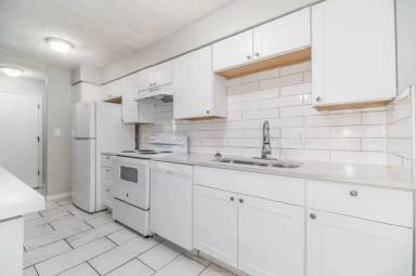 Main picture of 4531 S Lowell Blvd