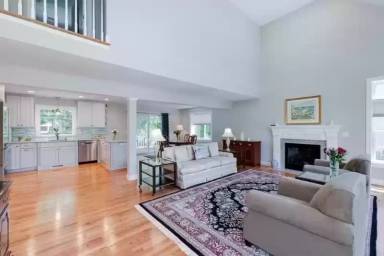 Main picture of 132 Settlers Ln