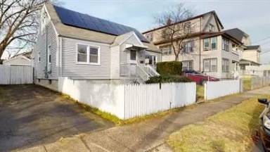 Main picture of 89 East Ave