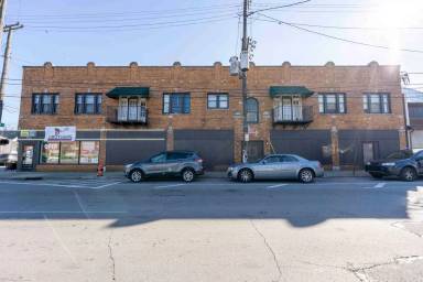 Main picture of 334 E Oak St