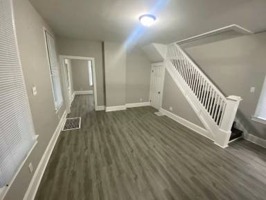 Main picture of 108 N 6th St