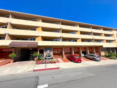 Main picture of 100 Cliff Dr