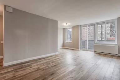 Main picture of 562 W 43rd St