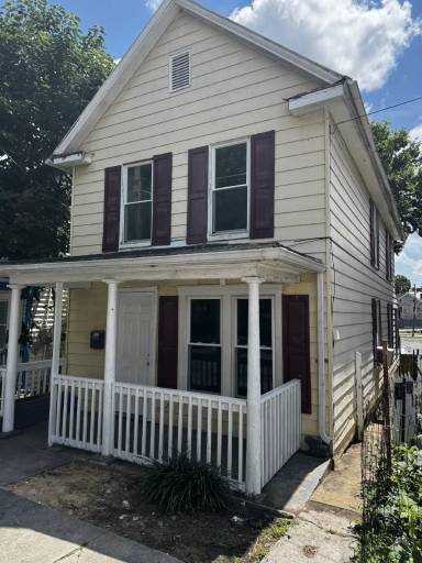 Main picture of 319 N Maple Ave