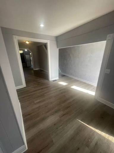 Main picture of 2410 W Baltimore St