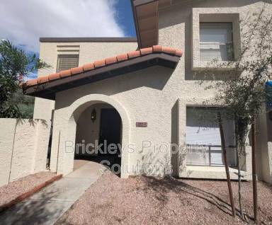 Main picture of 4820 E Winston Dr
