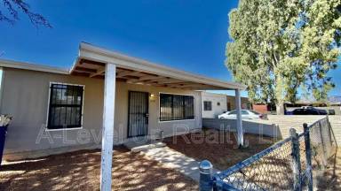 Main picture of 2327 E Parkside Dr