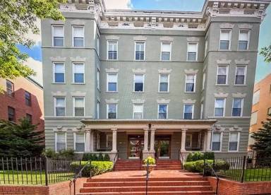 Main picture of 1324 Euclid St NW