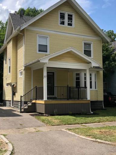 Main picture of 87 Paige St