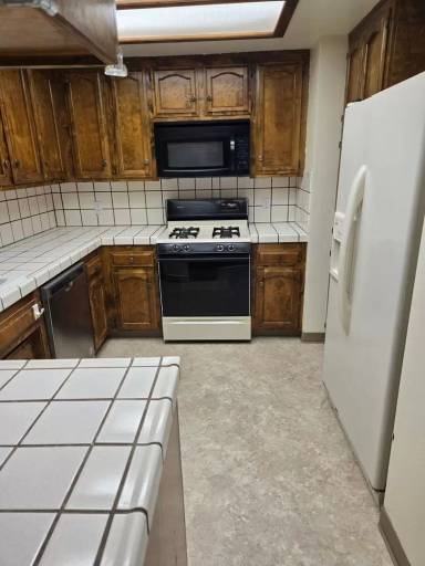 Main picture of 1101 James Way