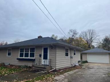 Main picture of 224 W Maple St
