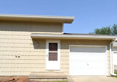 Main picture of 2025 Shirley Ln
