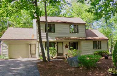 Main picture of 2393 Lake Shore Rd
