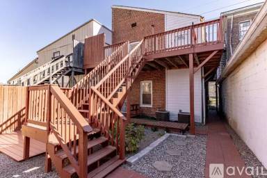 Main picture of 124 N Clay St