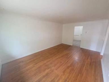 Main picture of 868 Forest St