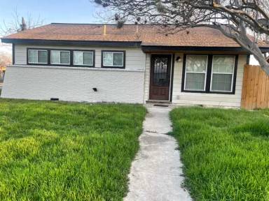 Main picture of 202 Las Palmas Dr