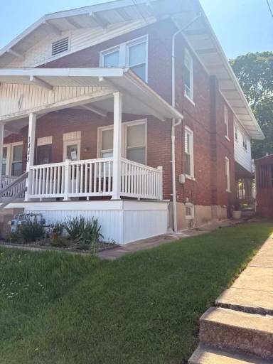 Main picture of 1448 W King St