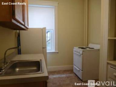Main picture of 165 Kelton St