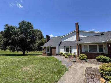 Main picture of 1229 Dragway Rd