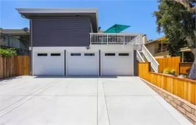 Main picture of 2751 Bayshore Ave