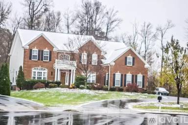 Main picture of 7100 Oakley Rd