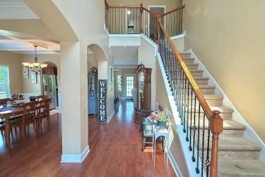 Main picture of 470 Briarcrest Dr NE