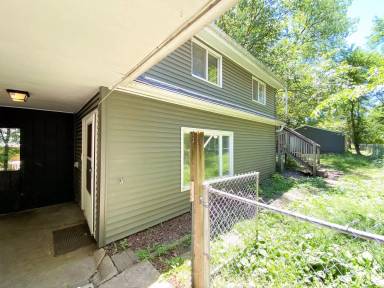 Main picture of 2818 Wood St