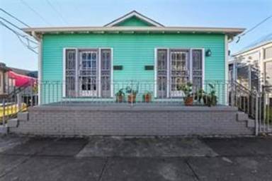 Main picture of 1202 Mandeville St
