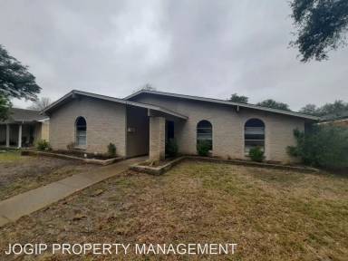 Main picture of 421 Thistle Dr