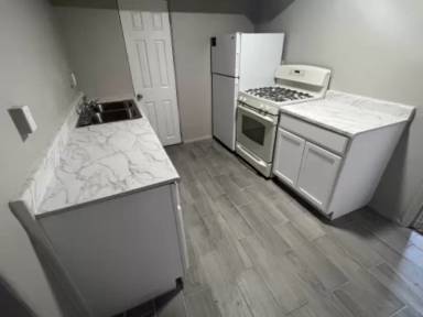 Main picture of 302 W Irvington Rd