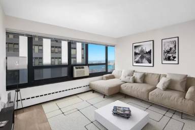 Main picture of 2530 N Lake Shore Dr