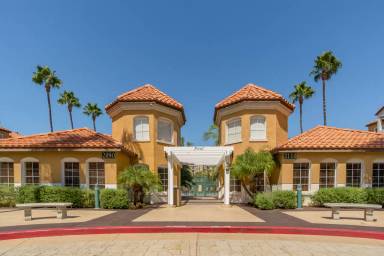 Main picture of 2220 Camino de la Reina
