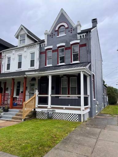 Main picture of 654 4th St
