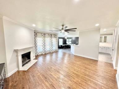 Main picture of 124 Country Lakes Dr