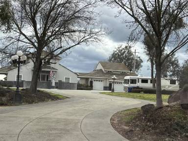 Main picture of 14450 Haycock St