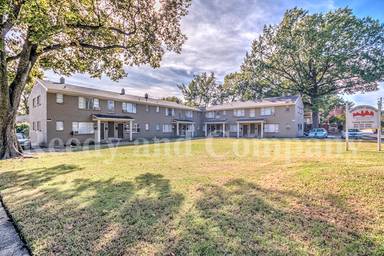 Main picture of 302 S Waldran Blvd