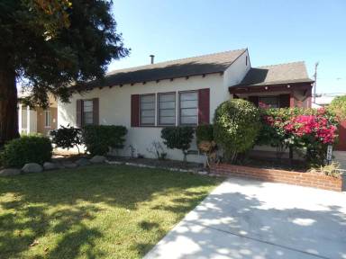 Main picture of 2151 Euclid Ave