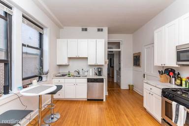 Main picture of 1629 N Burling St