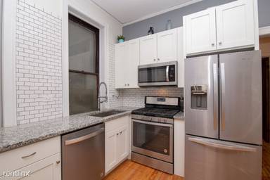 Main picture of 916 N Ashland Ave