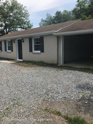 Main picture of 2023 Lakeside Dr