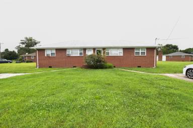 Main picture of 936 Schumann Dr