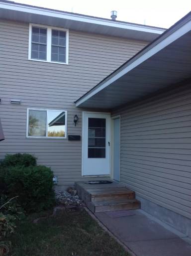 Main picture of 144 Maine St N