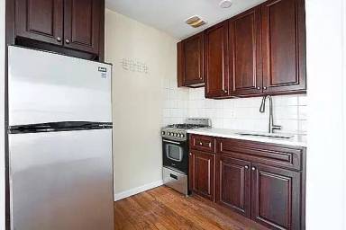 Main picture of 110 W 130th St