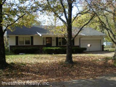 Main picture of 203 S Charles Ave