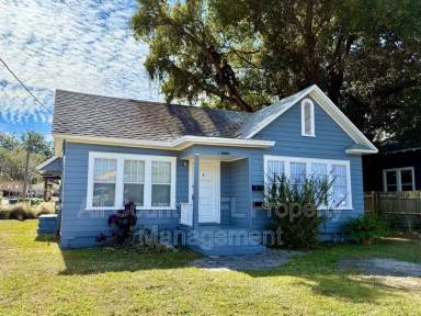 Main picture of 1300 Indiana Ave