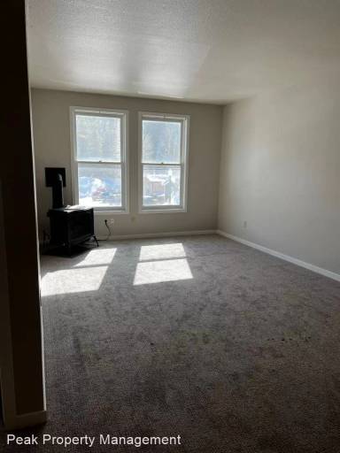 Main picture of 525 Red Lady Ave