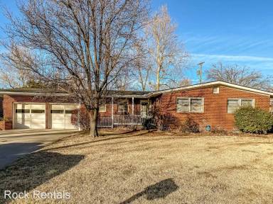 Main picture of 604 Newport Rd