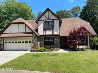 Main picture of 1806 Hollytree Dr NW